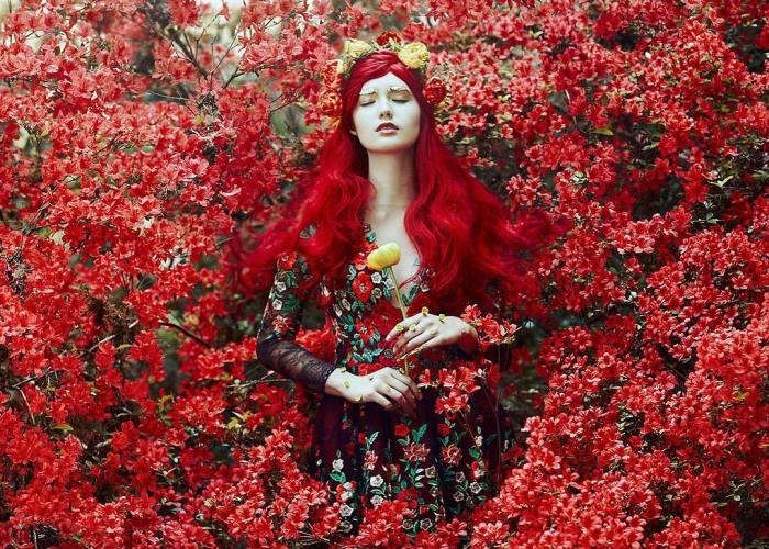 This Photographer Photographs Women Like No One Else, And The Result Is Straight From A Fairy Tale