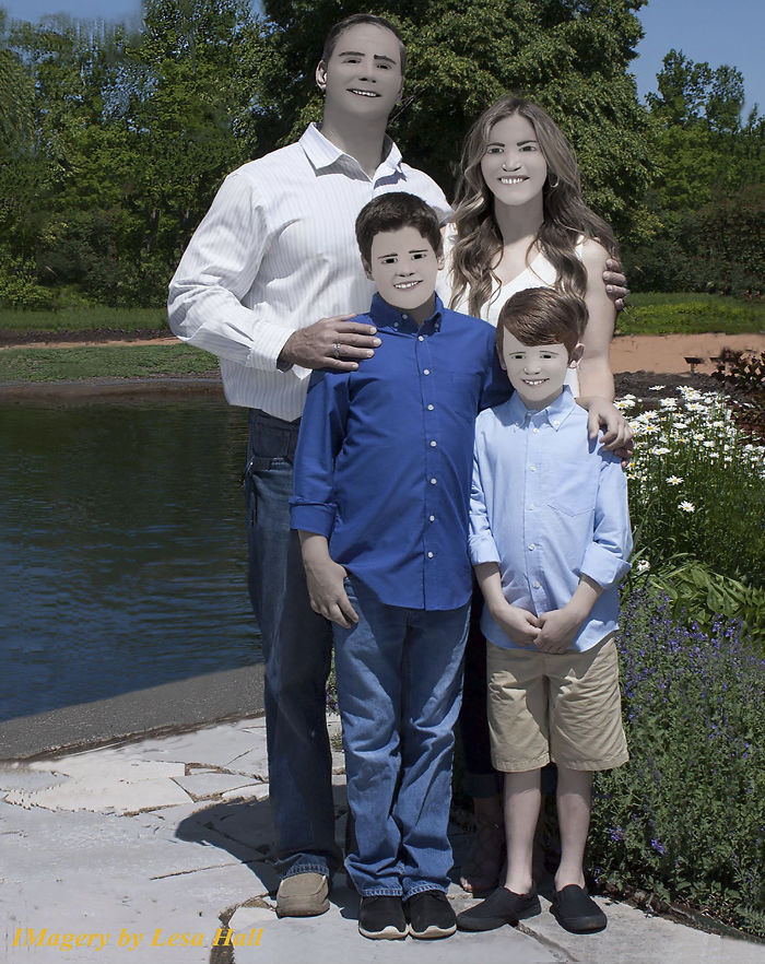 Family Can't Believe Their Eyes After Their Professional Photographer Shows Them Their Photos Family Can't Believe Their Eyes After Their Professional Photographer Shows Them Their Photos