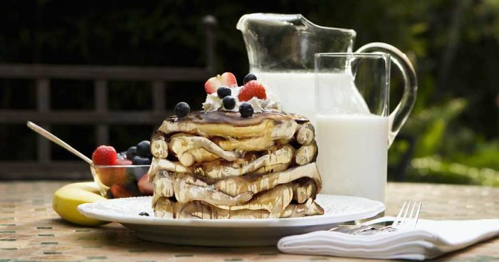 Body Painter Turns People Into Fun Foods And Cocktails. Can You Spot The Nude Model?