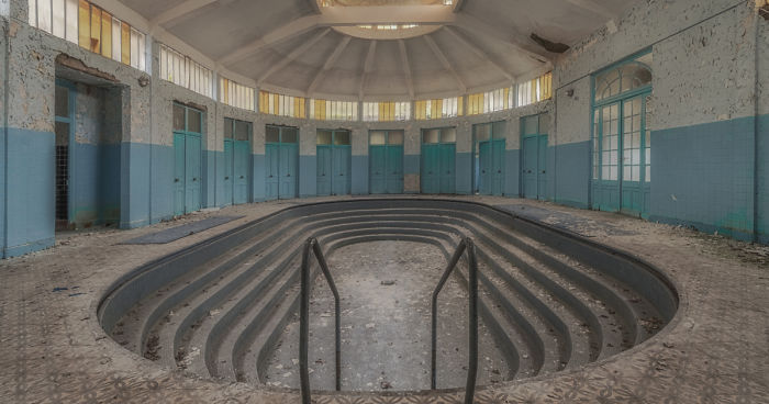 I Photographed This Spa, Frozen In Time