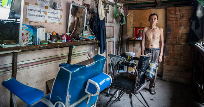 The Street Barbers Of Cambodia