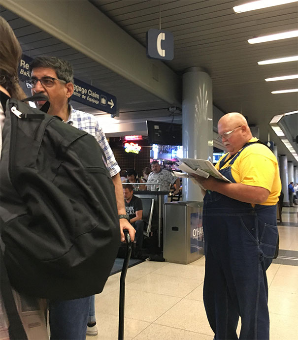 This Man Is Inadvertently Dressed As A Minion