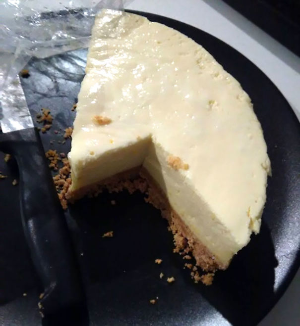 I Lost A Loved One Today. I'm Not Sure Which One Yet, But Whoever Cuts Cheese Cake Like This Is Dead To Me