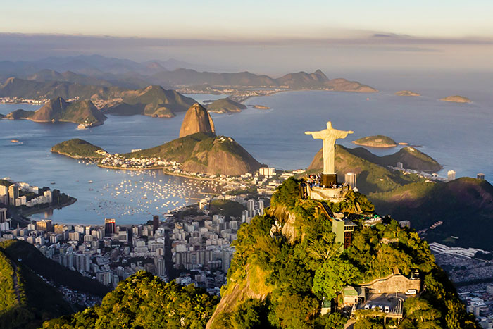 I Traveled With 77 People For 1 Year, Went To 32 Countries, 4 Continents And Was The Oldest Male To Ever Complete This Trip