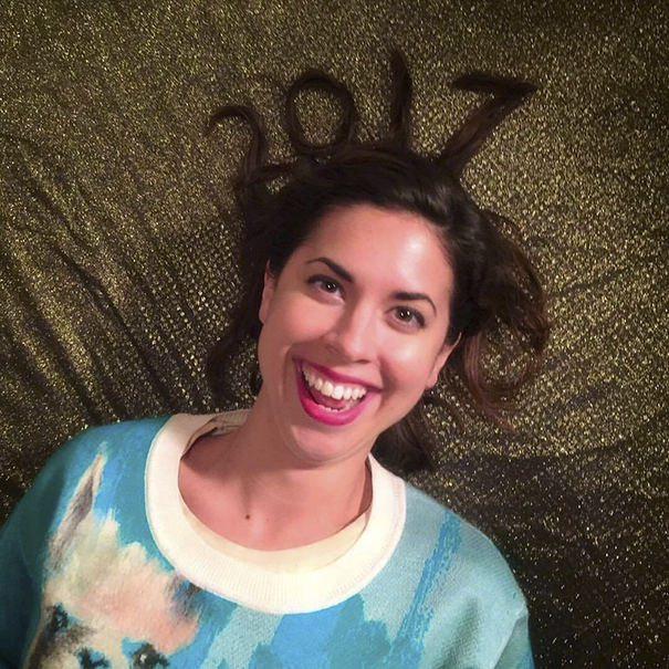 Woman Takes The Same New Year's Pic 10 Years In A Row And Someone Noticed She Hasn't Aged A Bit Woman Takes The Same New Year's Pic 10 Years In A Row And Someone Noticed She Hasn't Aged A Bit