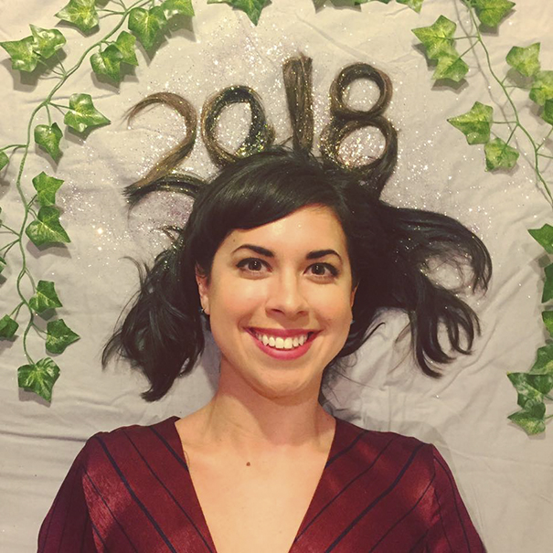 Woman Takes The Same New Year's Pic 10 Years In A Row And Someone Noticed She Hasn't Aged A Bit Woman Takes The Same New Year's Pic 10 Years In A Row And Someone Noticed She Hasn't Aged A Bit