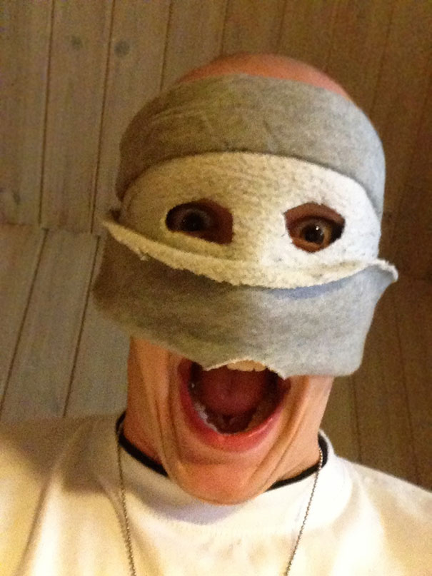 I Could Not Figure Out Why The Bottom Half Of My Sweatpants Were Missing After A Party Until I Found This On My Phone