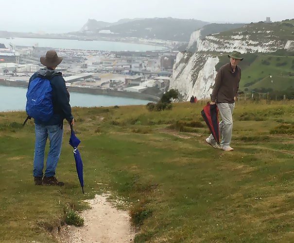 It Happened Again! My Girlfriend Took This Photo To Prove That I Dress Like An Old Man