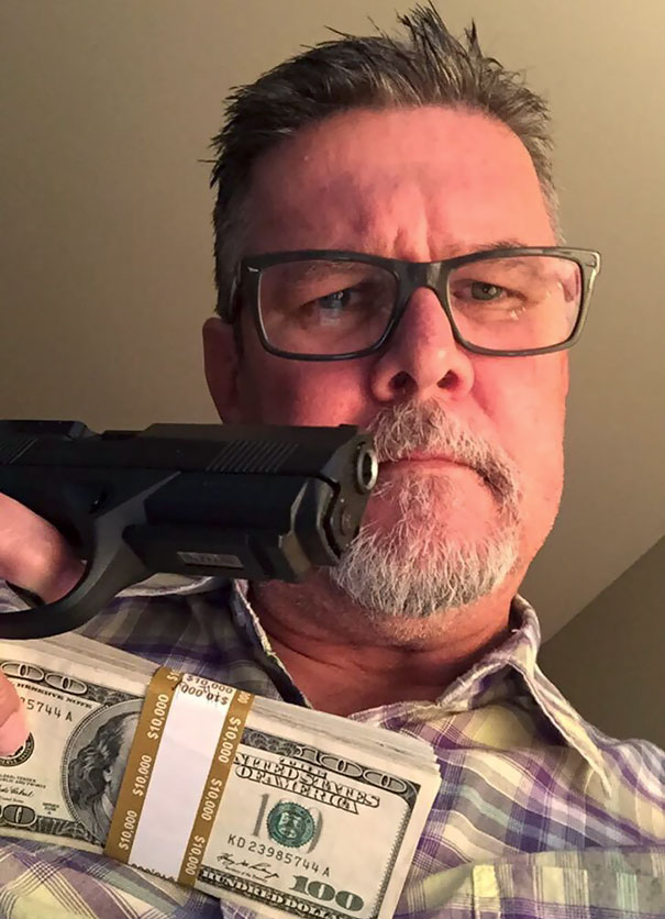 My Dad Said He Won $20,000 In One Hand At The Casino. I Didn't Believe Him Until He Sent Me This