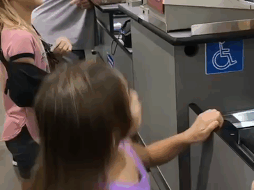 Sisters Mistake Costco Cashier For Maui From 'Moana,' And His Reaction Is Too Cute Sisters Mistake Costco Cashier For Maui From 'Moana,' And His Reaction Is Too Cute