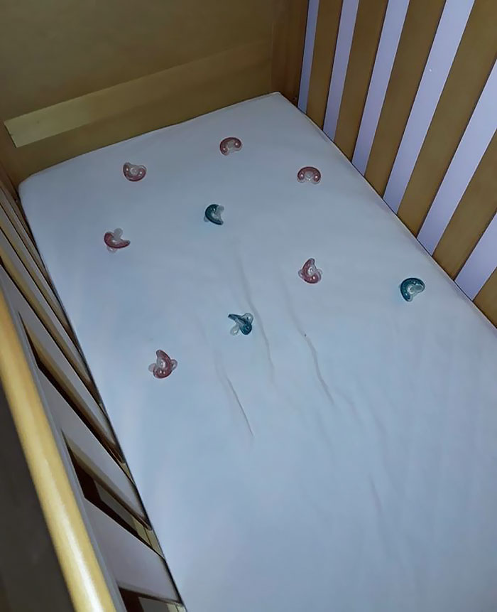 stop-daughter-cry-sleep-dummy-laura-gerson-1