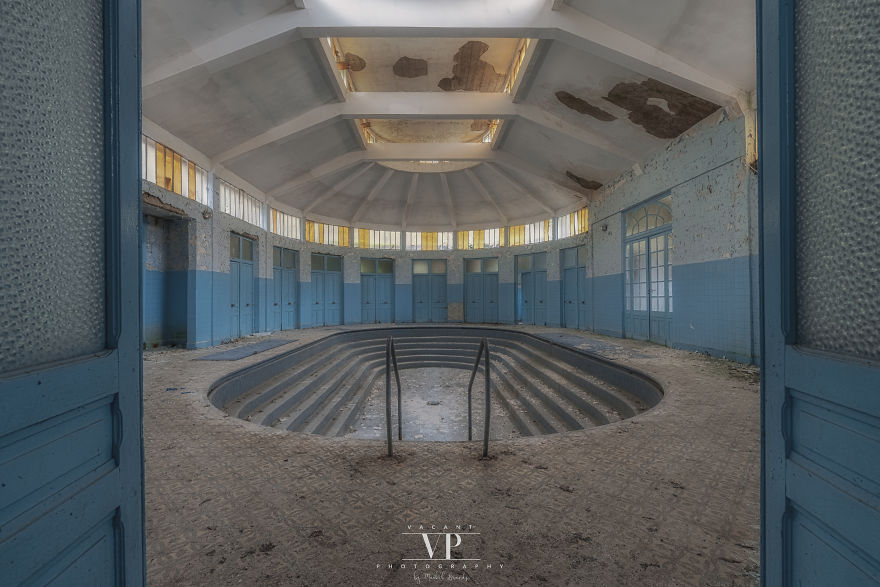 I Photographed This Spa, Frozen In Time