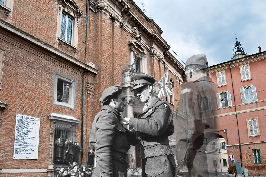 General McCreery Puts The Medal On Commander Bulow (Arrigo Boldrini)