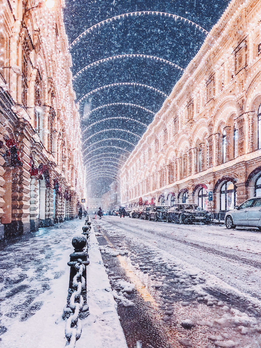 Moscow During A Snowfall Really Looks Magically