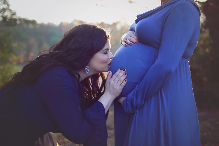 Mom Carries Her Son's Baby And The Story Behind It Is Beautiful Mom Carries Her Son's Baby And The Story Behind It Is Beautiful
