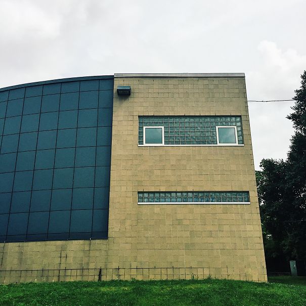 This Building Looks Like Calculon From Futurama