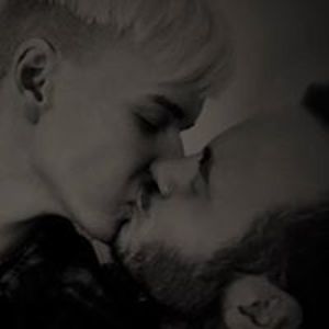 aladdinsane17 avatar