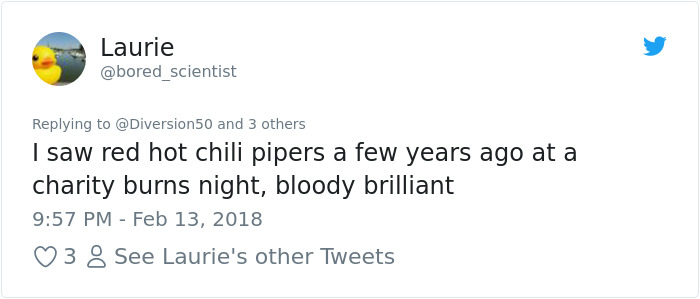 Man Flies His Girlfriend Out To Ireland To See 'Red Hot Chili Peppers', Doesn't Expect 'Nightmare' Like This Man Flies His Girlfriend Out To Ireland To See 'Red Hot Chili Peppers', Doesn't Expect 'Nightmare' Like This