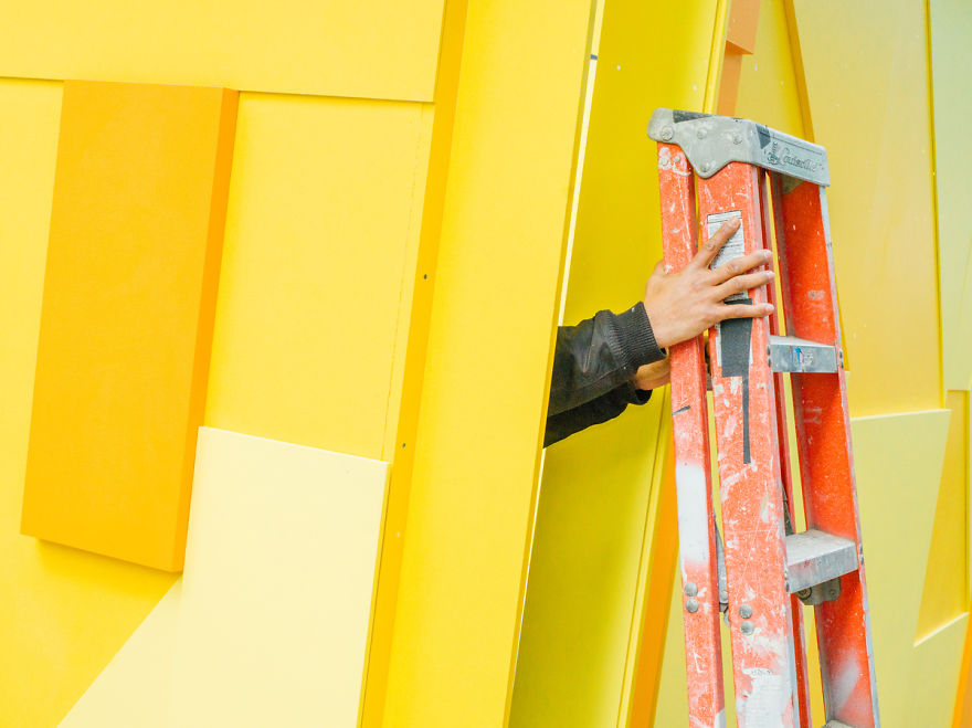 Amazing Candid Coincidences In Jonathan Higbee's New York Street Photography