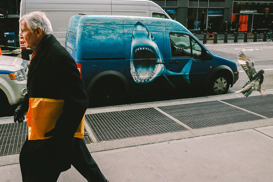 Amazing Candid Coincidences In Jonathan Higbee's New York Street Photography