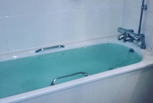 Duncan: "The Bath Will Probably Run Pretty Quickly Here You Know"....me: "S***, S***, S***, S***"