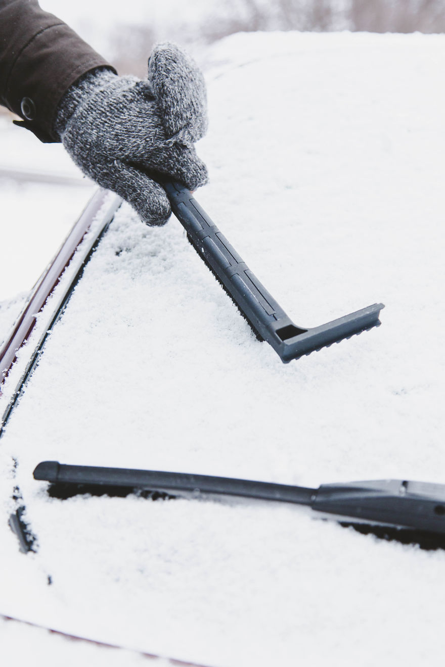 The World's First Snow Brush You Can Use Without Opening Your Car