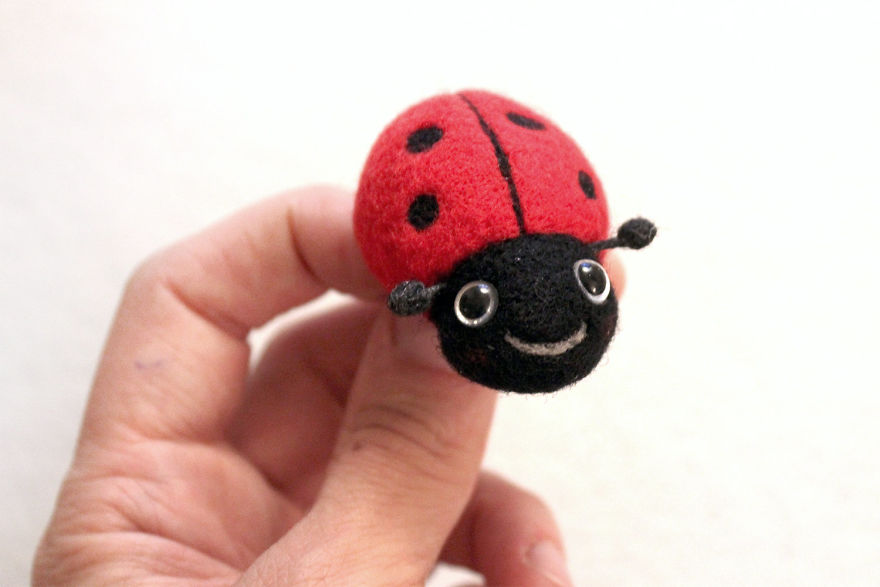 Felted-Brooches-By-Screamroad-Handmade