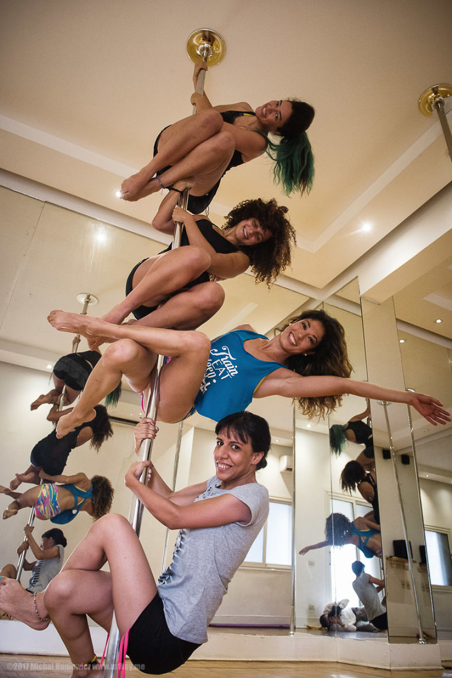 How Muslim Women Use Pole Dancing To Gain Confidence How Muslim Women Use Pole Dancing To Gain Confidence