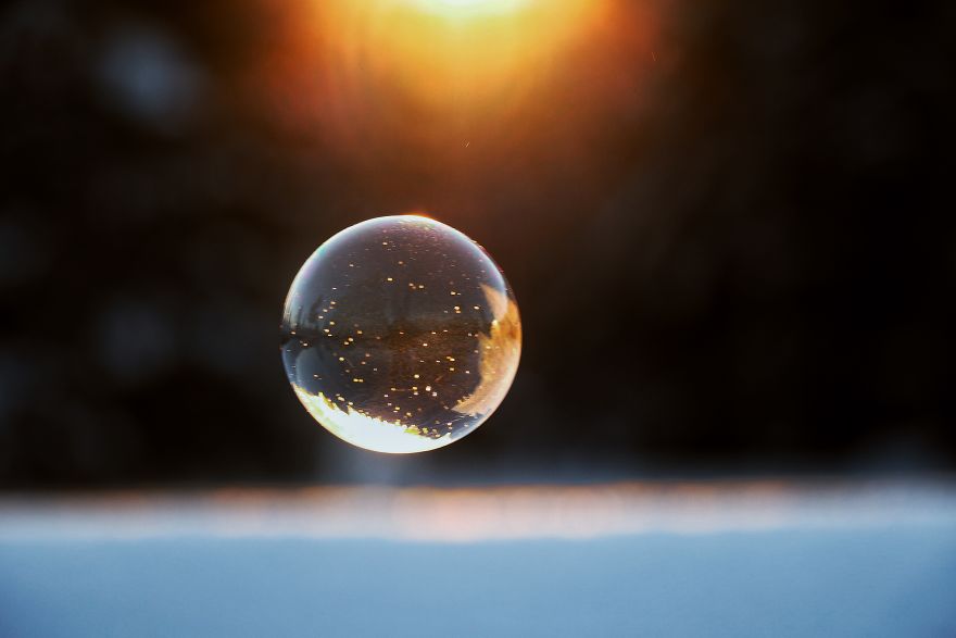 I Take Pictures Of Soap Bubbles That Freeze While Flying