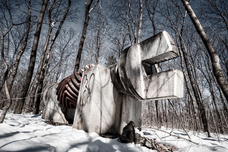 I Met Giant Machine Monsters In The Woods