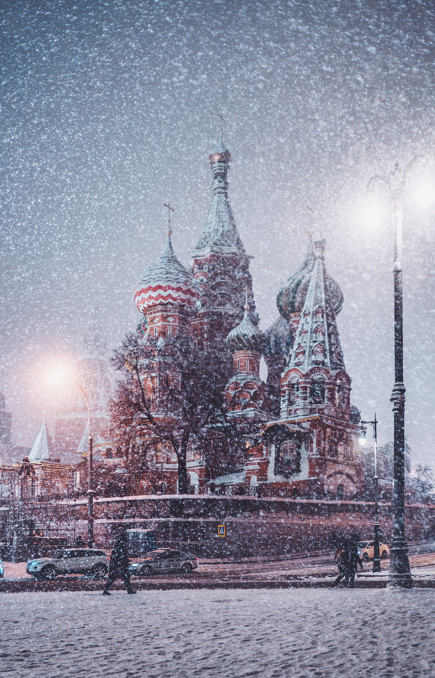 Moscow During A Snowfall Really Looks Magically