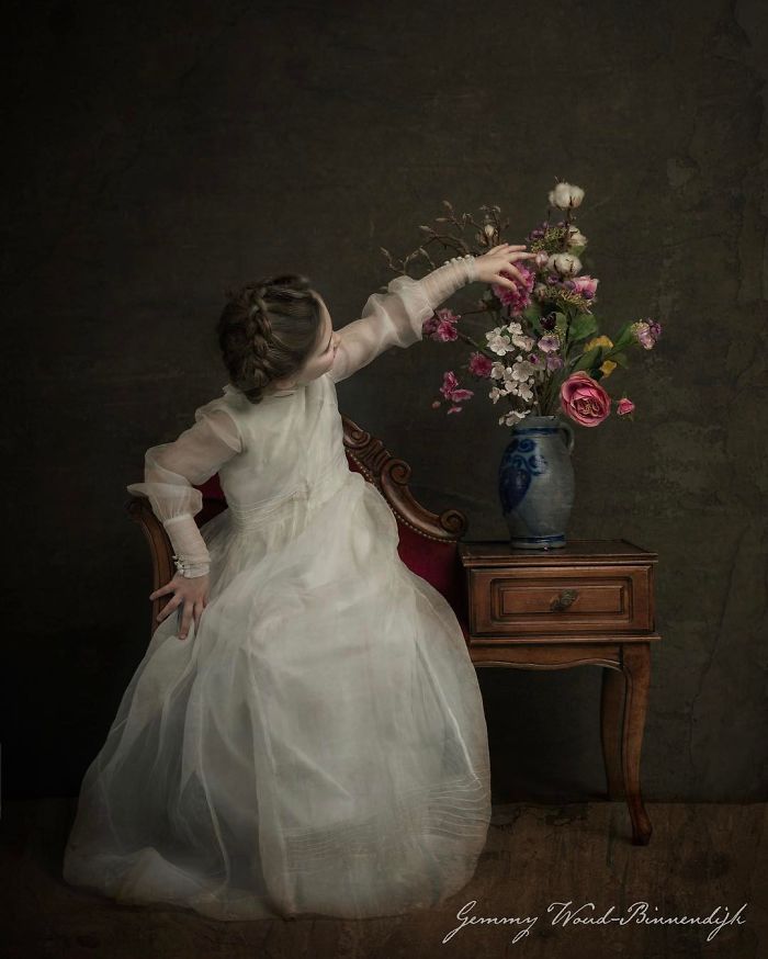 Photographer Creates Beautiful Photographs That Look More Like Old Paintings