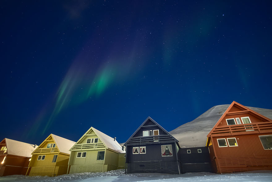 I Photographed World's Northernmost Settlement During Polar Night, When Sun Doesn't Rise For Several Months I Photographed World's Northernmost Settlement During Polar Night, When Sun Doesn't Rise For Several Months