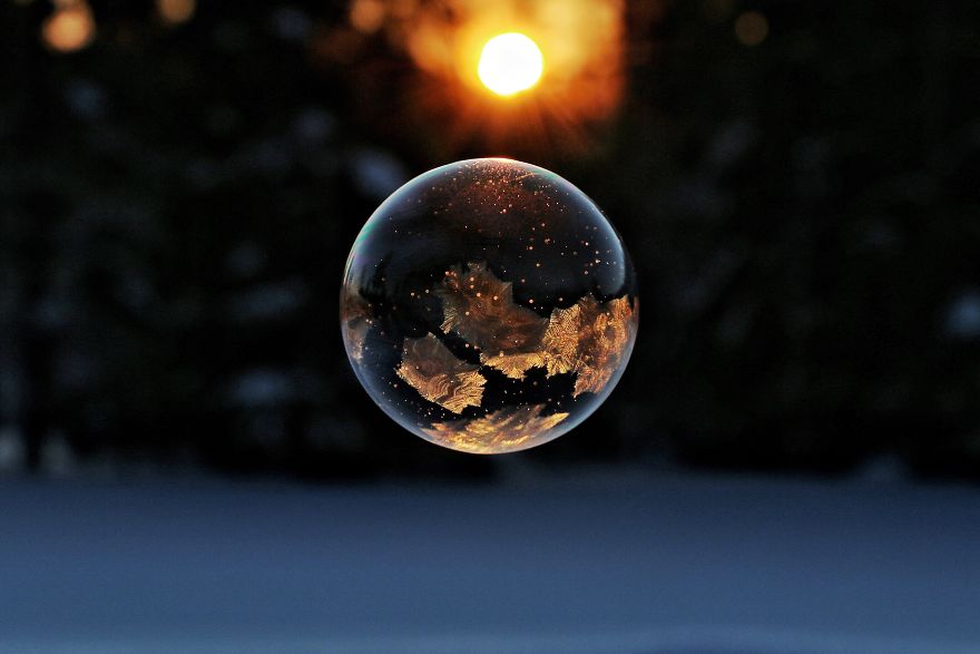 I Take Pictures Of Soap Bubbles That Freeze While Flying