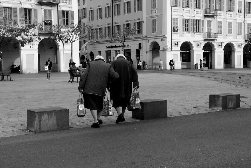 I Saw These Wonderful Twins In Nice, France