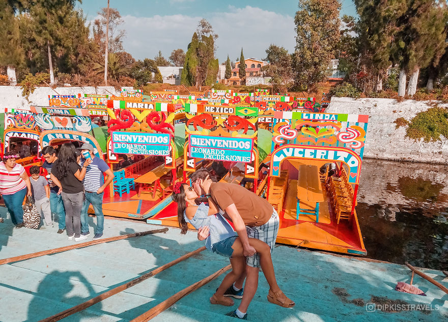 Viral Dipkissing Couple Continues Their Epic Tradition Around The World Viral Dipkissing Couple Continues Their Epic Tradition Around The World