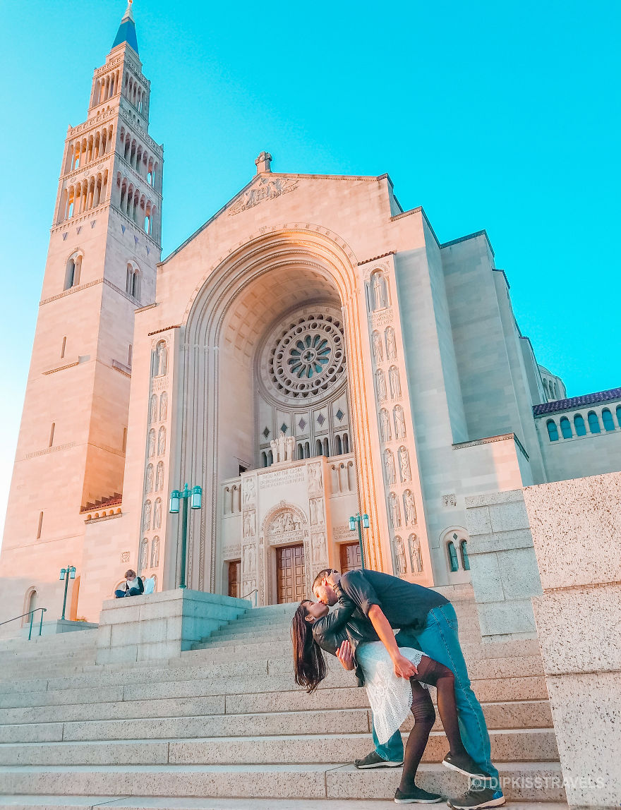 Viral Dipkissing Couple Continues Their Epic Tradition Around The World Viral Dipkissing Couple Continues Their Epic Tradition Around The World