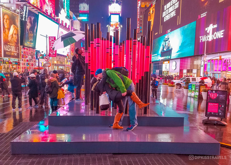 Viral Dipkissing Couple Continues Their Epic Tradition Around The World Viral Dipkissing Couple Continues Their Epic Tradition Around The World