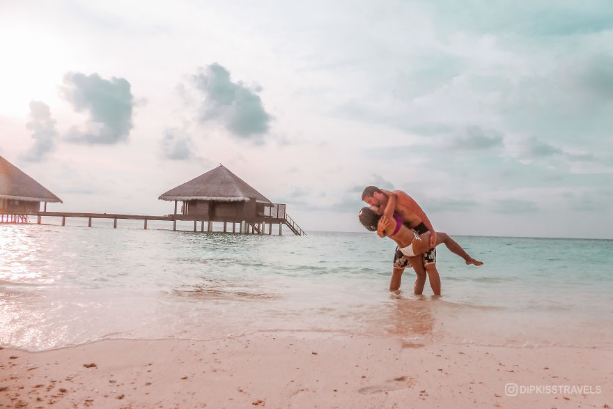 Viral Dipkissing Couple Continues Their Epic Tradition Around The World Viral Dipkissing Couple Continues Their Epic Tradition Around The World