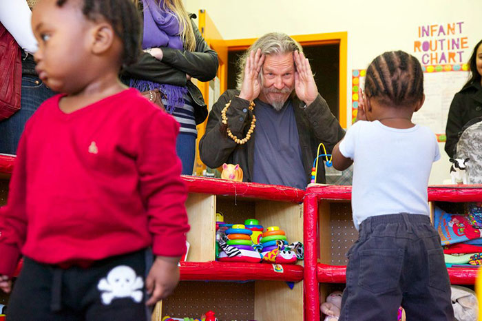 Jeff Bridges Playing Peek-A-Boo
