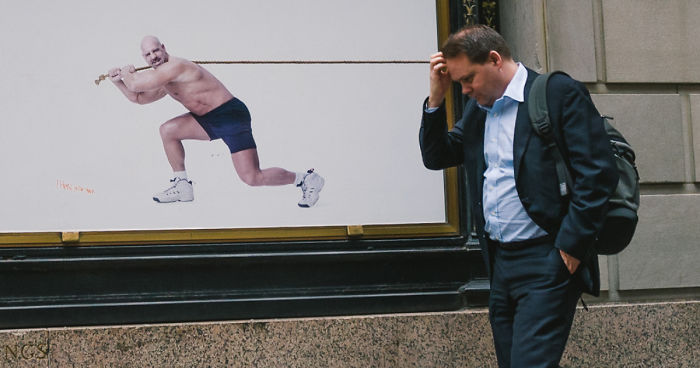 23 Amazing Coincidences That I Captured On The Streets Of New York
