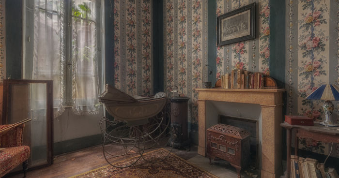 I Photographed This Abandoned House