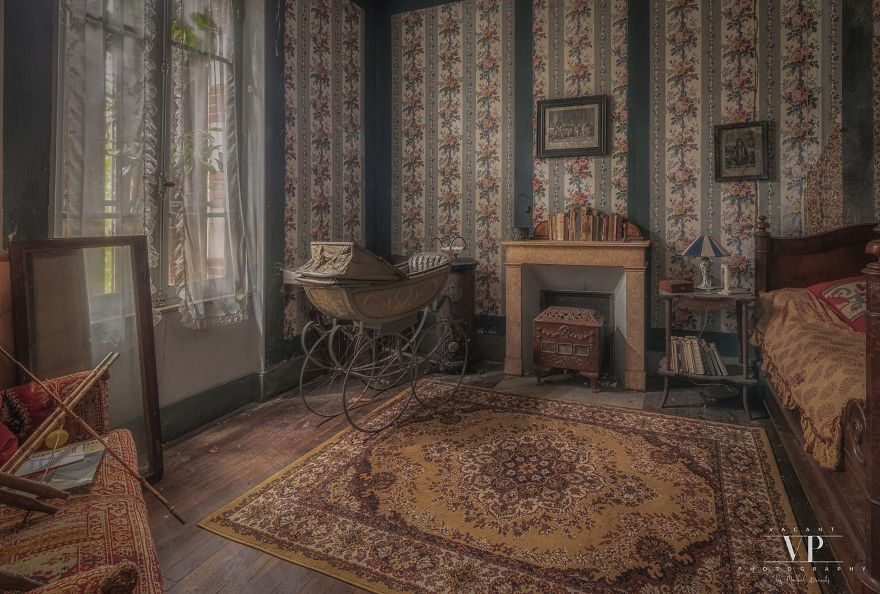 I Photographed This Abandoned House I Photographed This Abandoned House