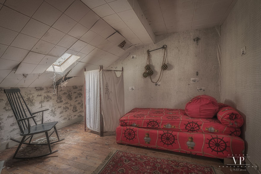 I Photographed This Abandoned House I Photographed This Abandoned House