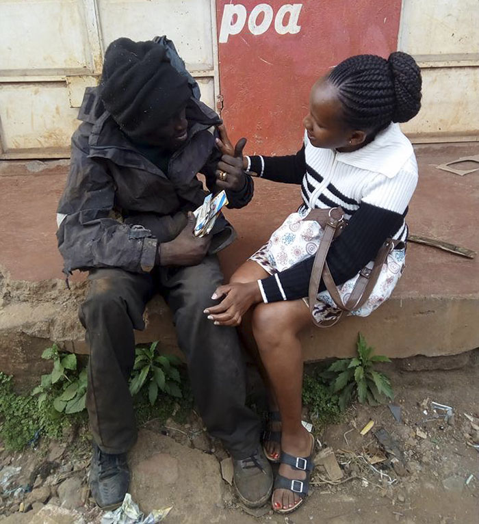 Woman Finds Childhood Friend On Streets Addicted To Drugs, Transforms Him So Much We Can't Believe It's Same Man Woman Finds Childhood Friend On Streets Addicted To Drugs, Transforms Him So Much We Can't Believe It's Same Man