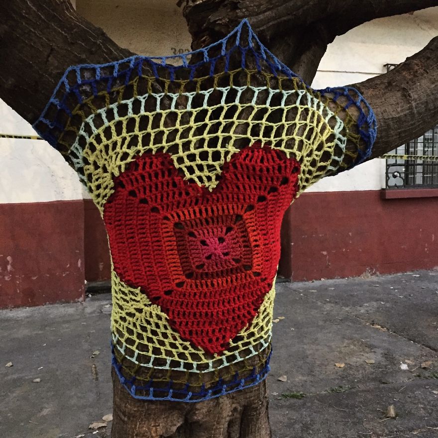 Yarnbombing In Córdova Street, In The Neighborhood Of La Roma Where One Building Collapsed