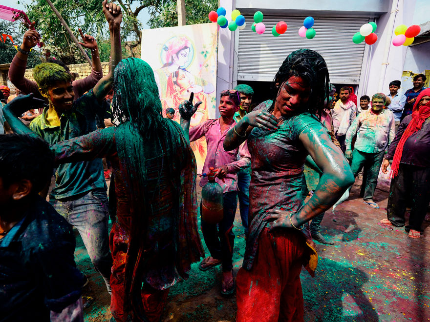 Beautiful Portraits Taken At The Holi Festival Of Colors In India
