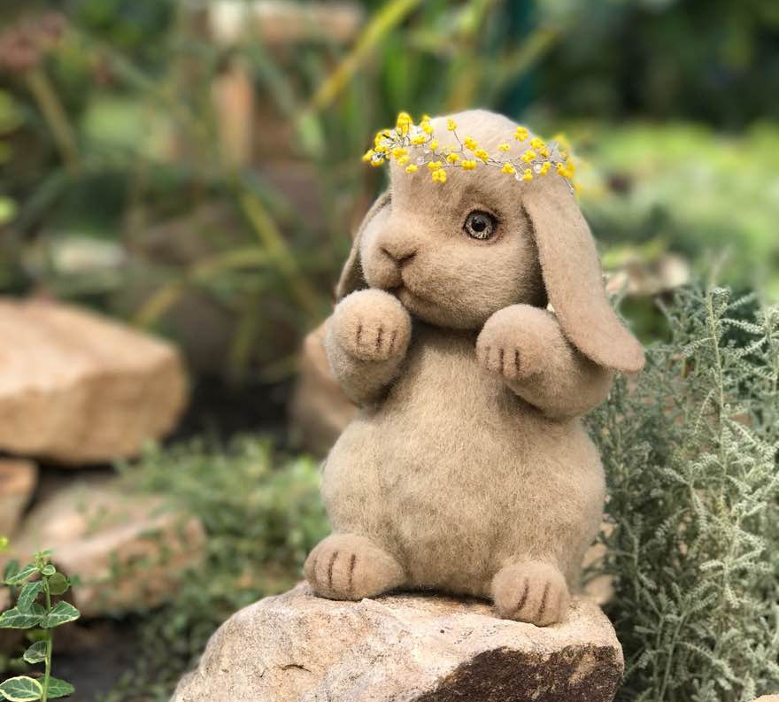 12 Handmade Easter Bunnies To Bring You Festive Mood