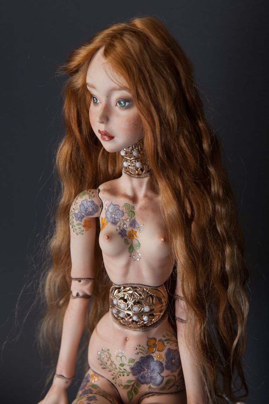Can't Take My Eyes Off Of You: True-To-Life Beautiful Collectible Dolls With Golden Joints