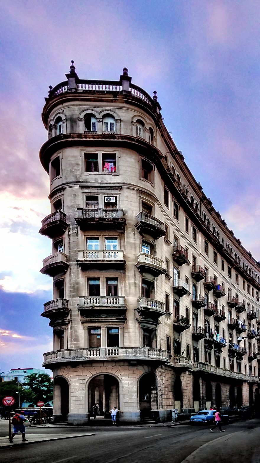 I Took Holiday Pictures Of The Beautiful Havana Using My Phone I Took Holiday Pictures Of The Beautiful Havana Using My Phone